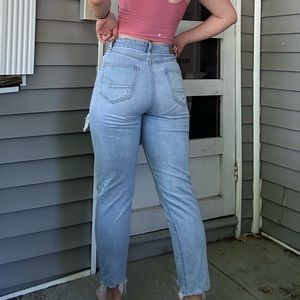 AE curvy mom jeans size 6 light wash